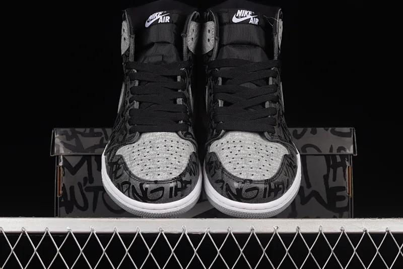 All categories Air Jordan Jordan series basketball shoes Air Jordan 1 High Pure original version Air Jordan 1 High OG "Rebellionaire" AJ1 Joe 1 black and gray banned "Rebelionaire" high-top basketball shoes 555088-036